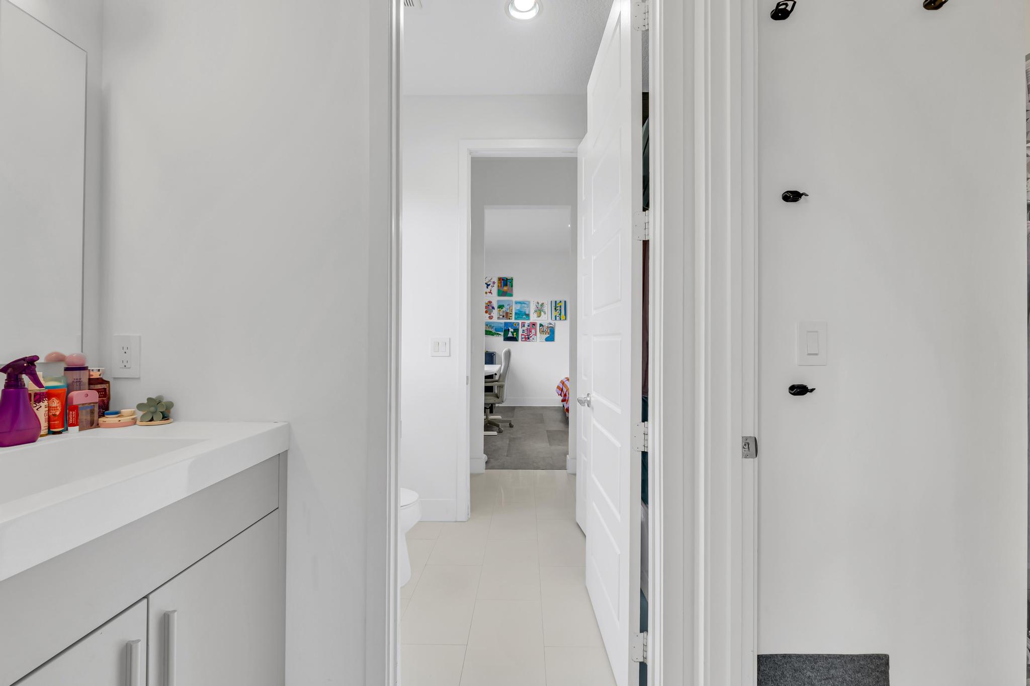Single-family home for sale in Venetian Parc Miami casa unifamiliar en venta en Venetian Parc Richmond West
