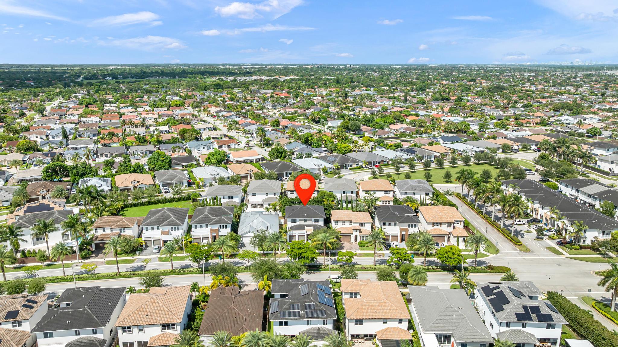 homes for sale Venetian Parc Miami 6 bedroom homes for sale Miami Casa en Venta en Venetian Parc Richmond West | 6 Habitaciones