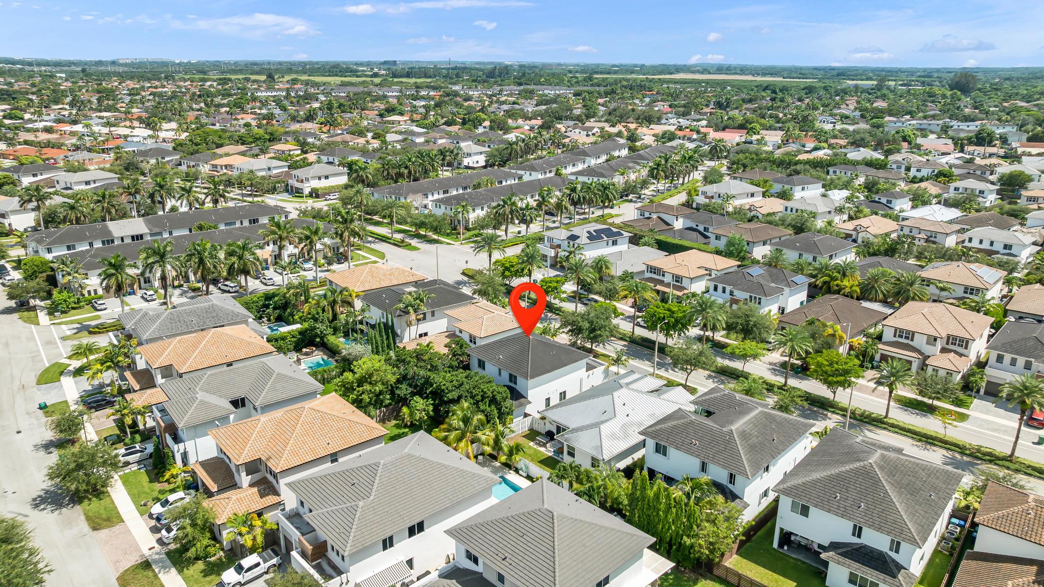 homes for sale Venetian Parc Miami 6 bedroom homes for sale Miami Casa en Venta en Venetian Parc Richmond West | 6 Habitaciones