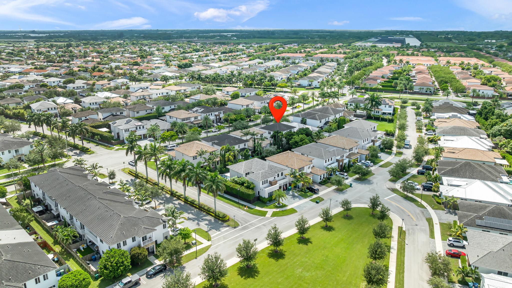 homes for sale Venetian Parc Miami 6 bedroom homes for sale Miami Casa en Venta en Venetian Parc Richmond West | 6 Habitaciones