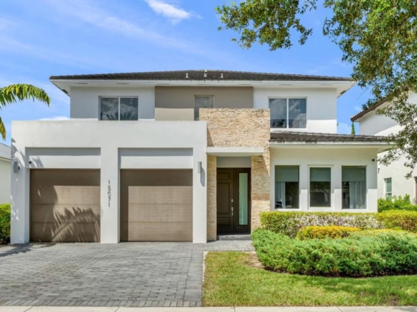 Single family for sale in Venetian Parc Miami
