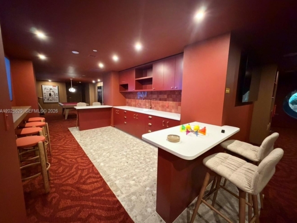 amenidades tipo resort en The Standard Midtown Miami