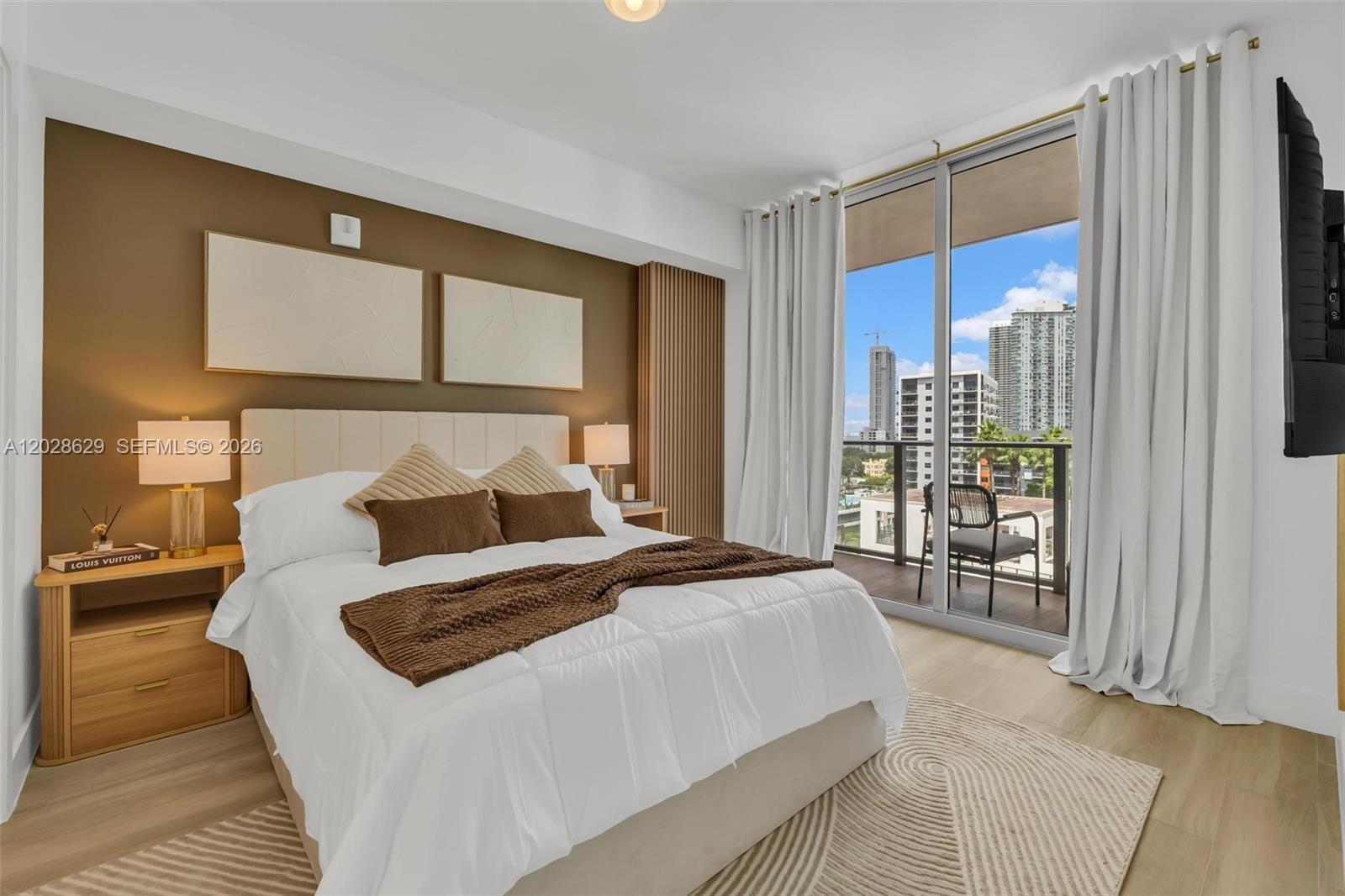 The Standard Residences Miami for rent – apartamentos en renta en Midtown Miami (6) Cómoda habitación completamente amueblada en The Standard Residences