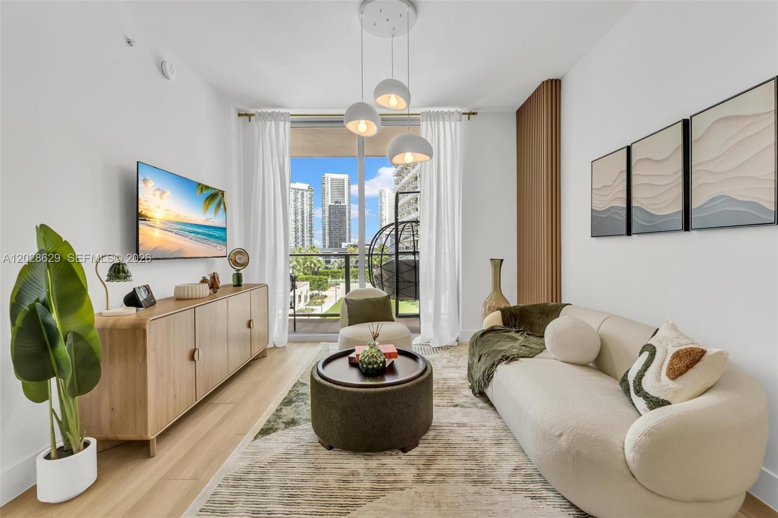 The Standard Residences Miami for rent – apartamentos en renta en Midtown Miami (8) Sala de estar moderna y amueblada en apartamento de The Standard Midtown